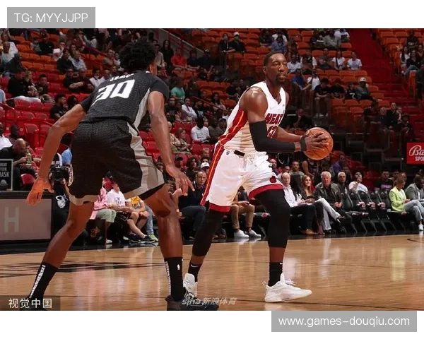 NBA斗球在线直播网站整合多渠道资源,确保比赛直播的高清稳定和无缝切换 NBA斗球在线直播网站整合多渠道资源,确保比赛直播的高清稳定和无缝切换